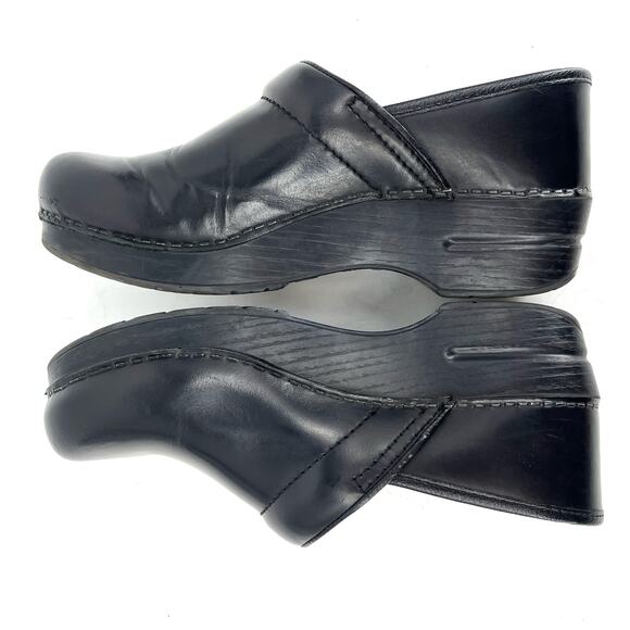 Dansko Women's 8.5/39 Black Professional Clogs Round Toe - Picture 4 of 7
